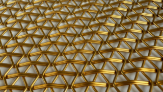 العرض المادي لشبكة سلكية معدنية مجعدة.