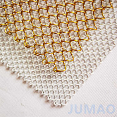 ستائر ذهبية فاخرة مع ثقوب من الماس