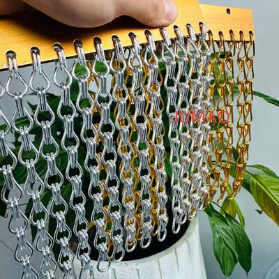 ستائر معدنية رائعة لتقسيم الغرف وتصميم المساحات التجارية