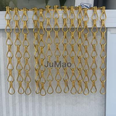 ستائر معدنية زخرفية مثبتة على السقف تناسب المساحة بشكل مثالي في غرف الاجتماعات والمداخل وبيئات البيع بالتجزئة